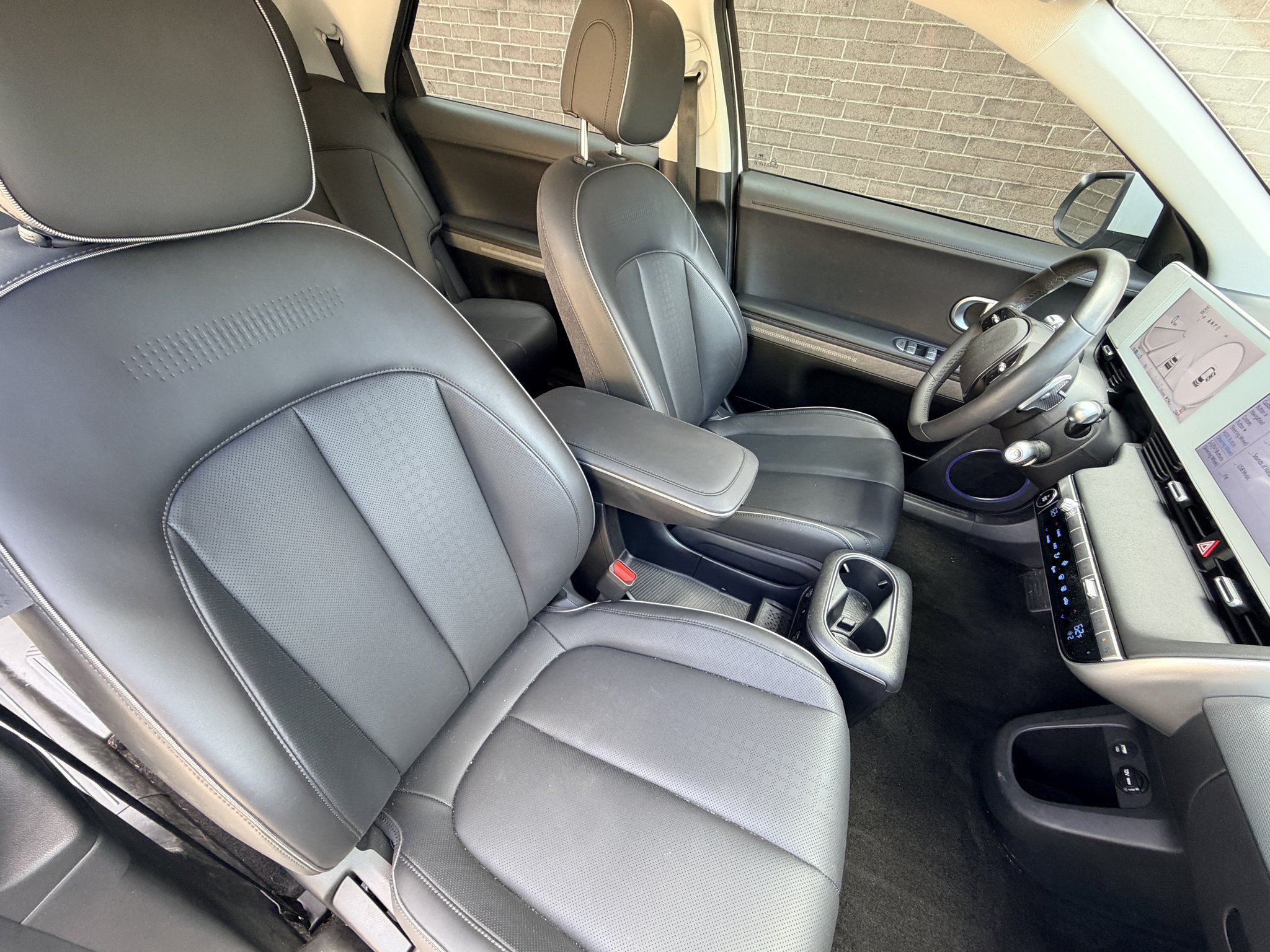 Used 2023 Atlas White Hyundai SEL image 15