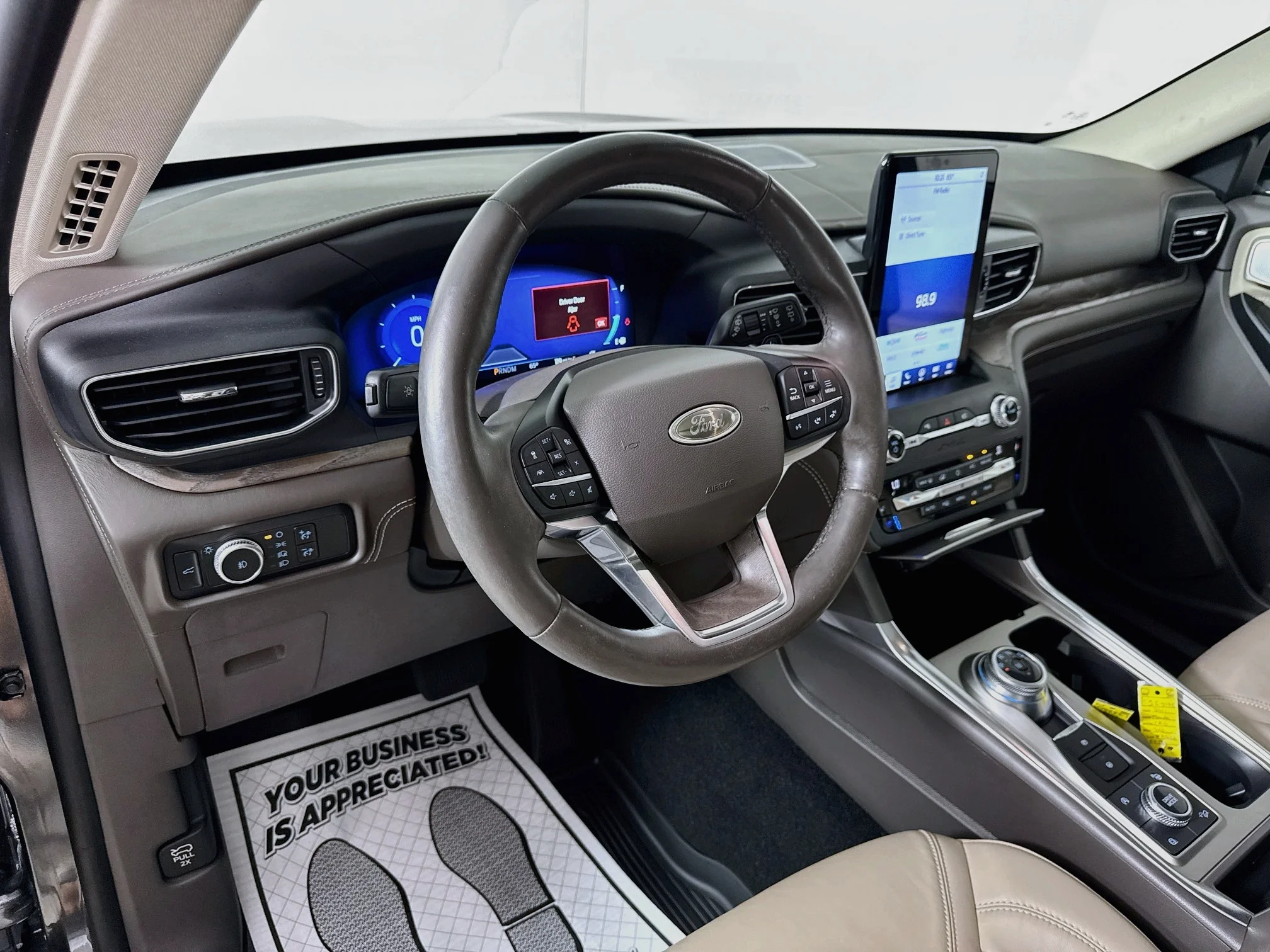 Used 2020 Magnetic Metallic Ford Platinum image 9