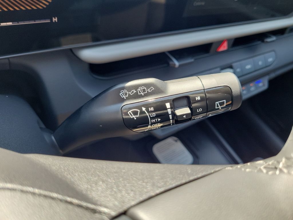 New 2027 White Kia S image 29