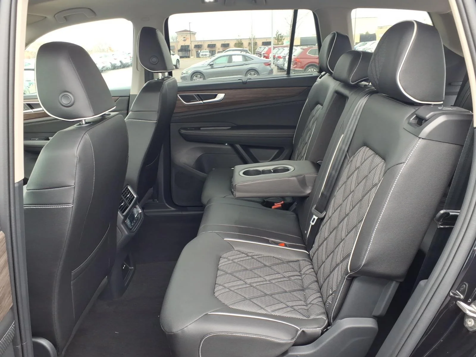 2026 Volkswagen Atlas SEL Premium R-Line - Photo 19