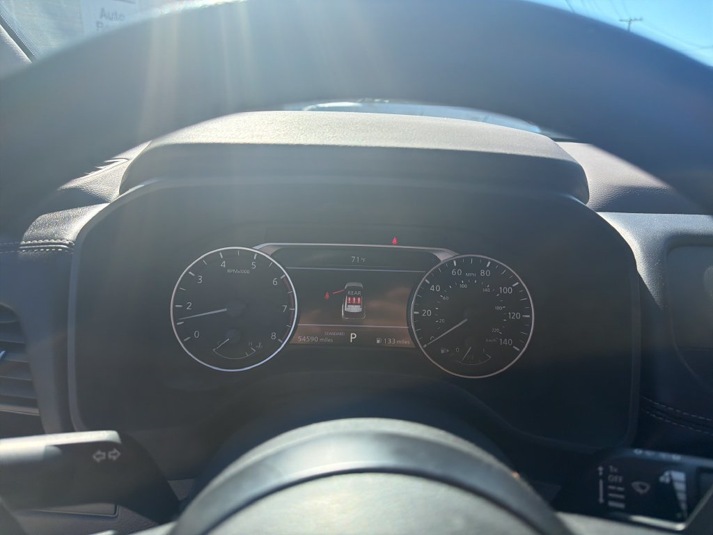 Used 2023 White Nissan S image 19