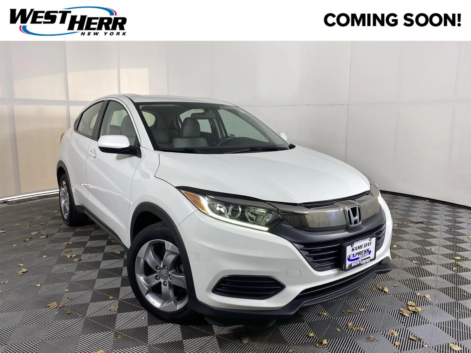 Used 2019 Platinum White Pearl Honda LX image 1