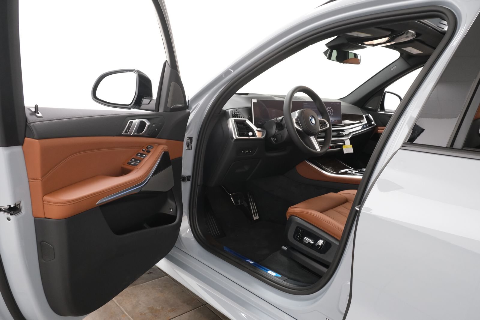 New 2026 Brooklyn Grey Metallic BMW xDrive50e image 23