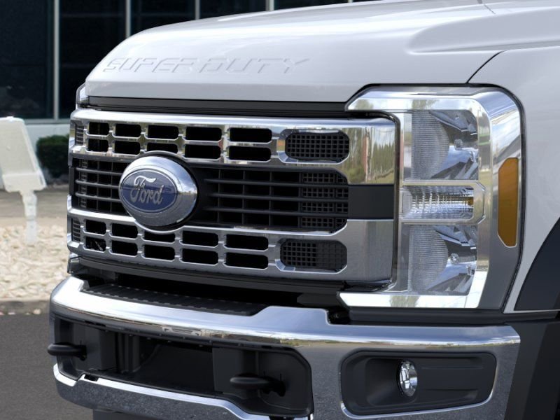 2025 Ford F-450 Super Duty Chassis Cab XL - Photo 17