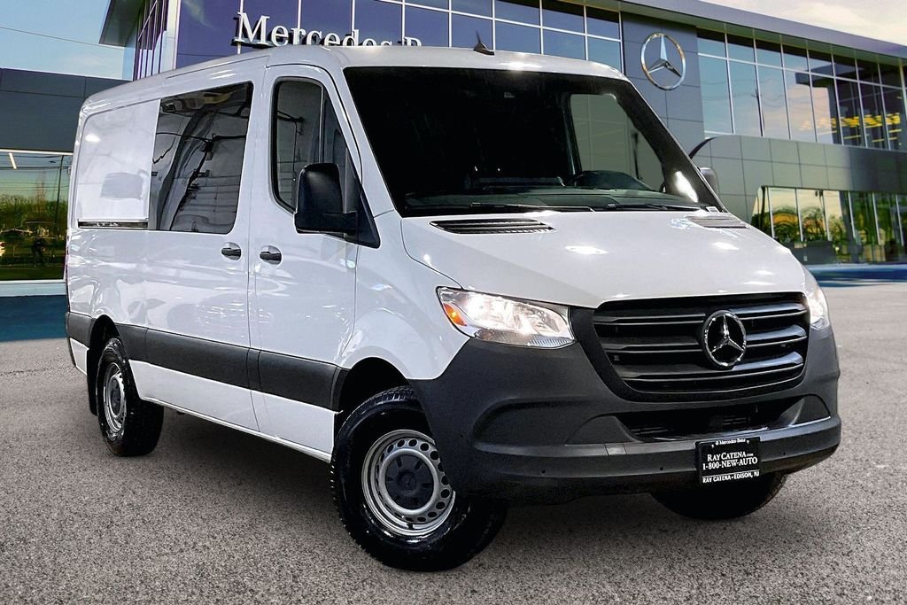2023 Mercedes-Benz Sprinter 2500 Gas 144 WB's photo