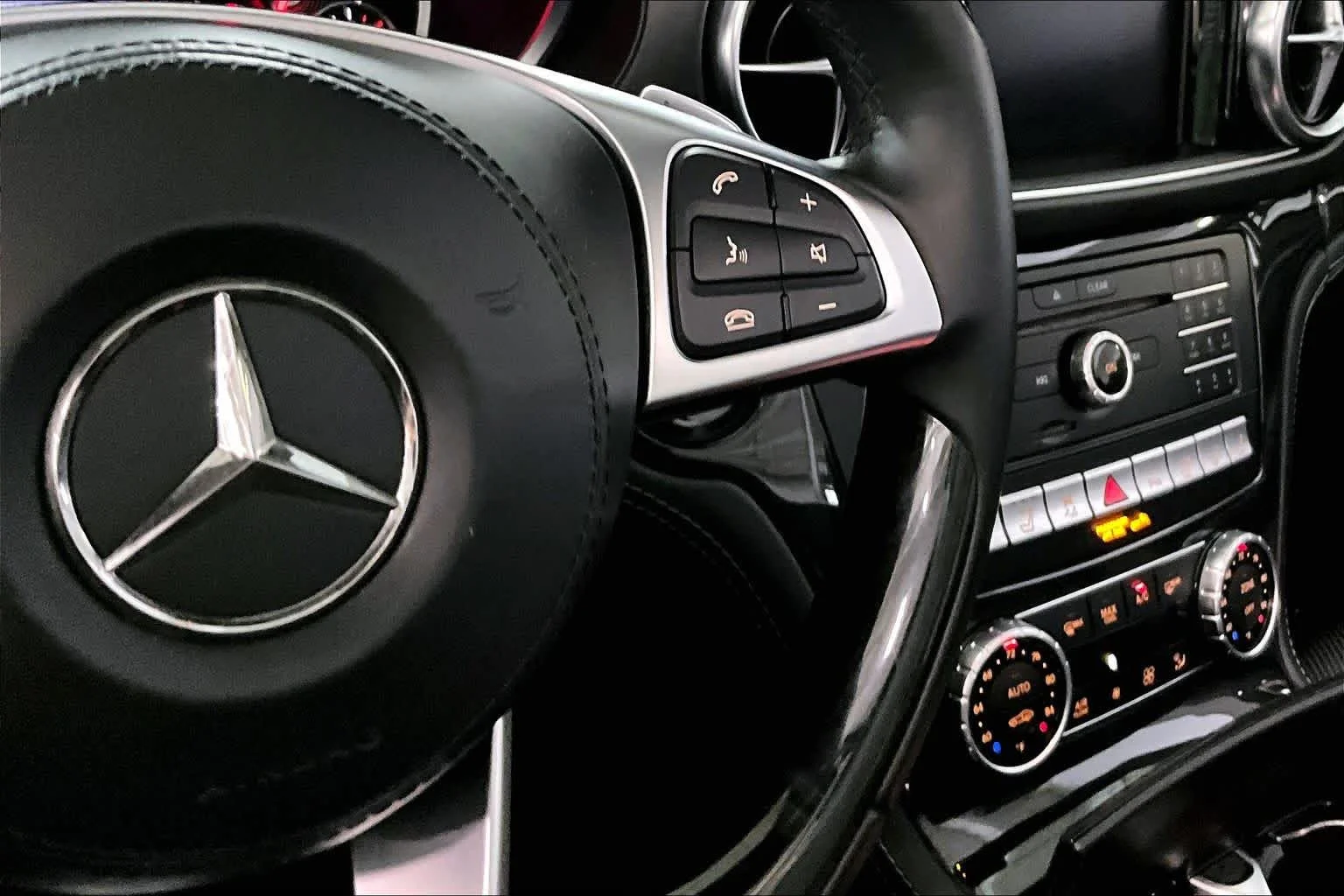 Used 2018 Black Mercedes-Benz SL 550 image 22