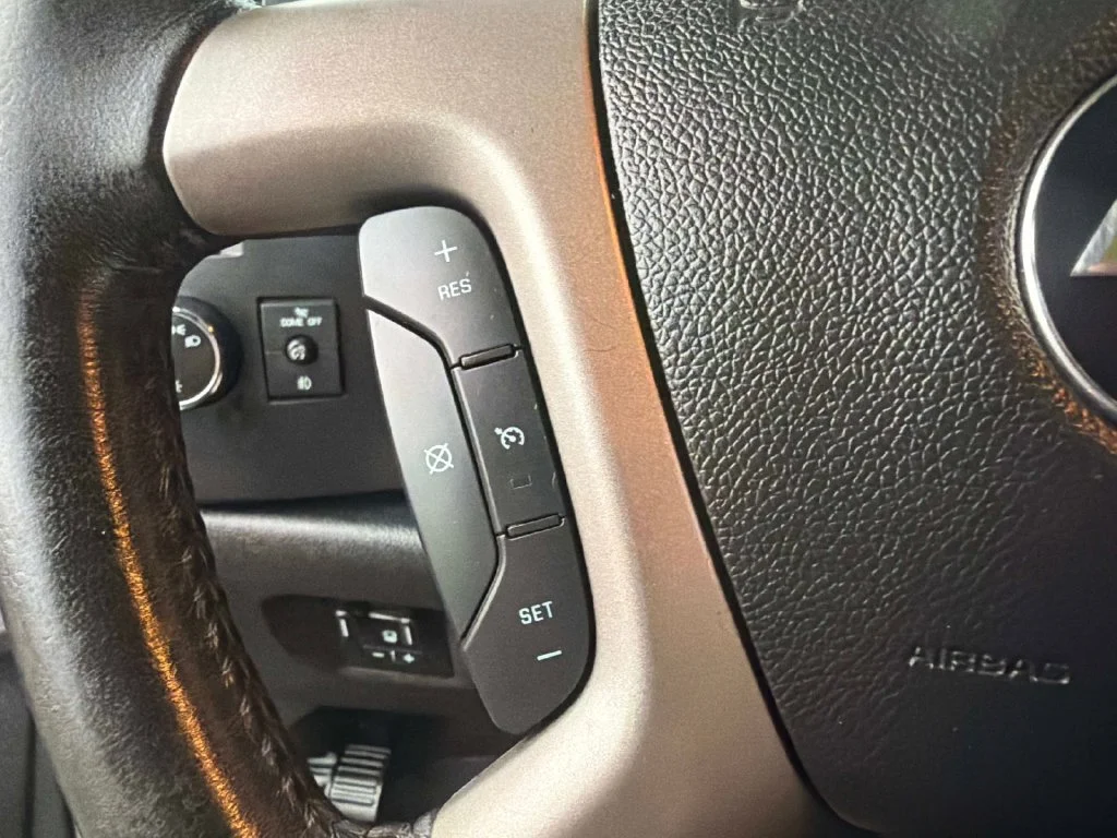 Used 2013 White Chevrolet LT image 29
