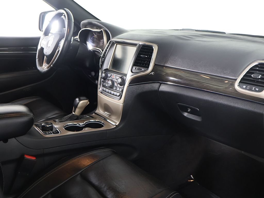 Used 2017 White Jeep Overland image 32