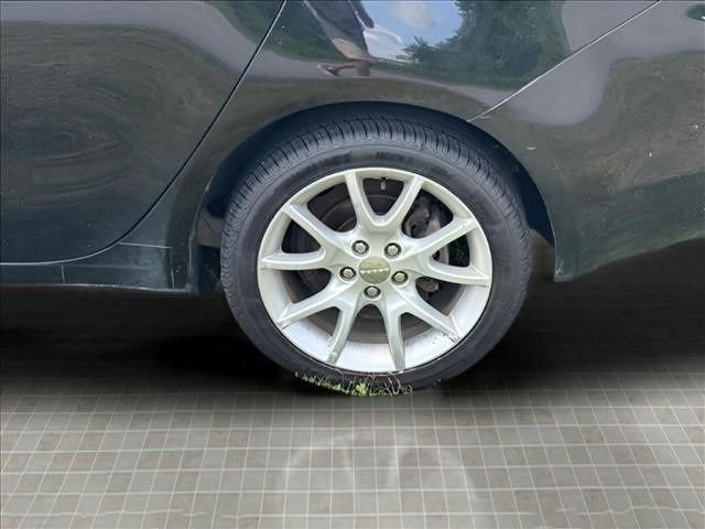 Used 2013 Black Dodge SXT image 8