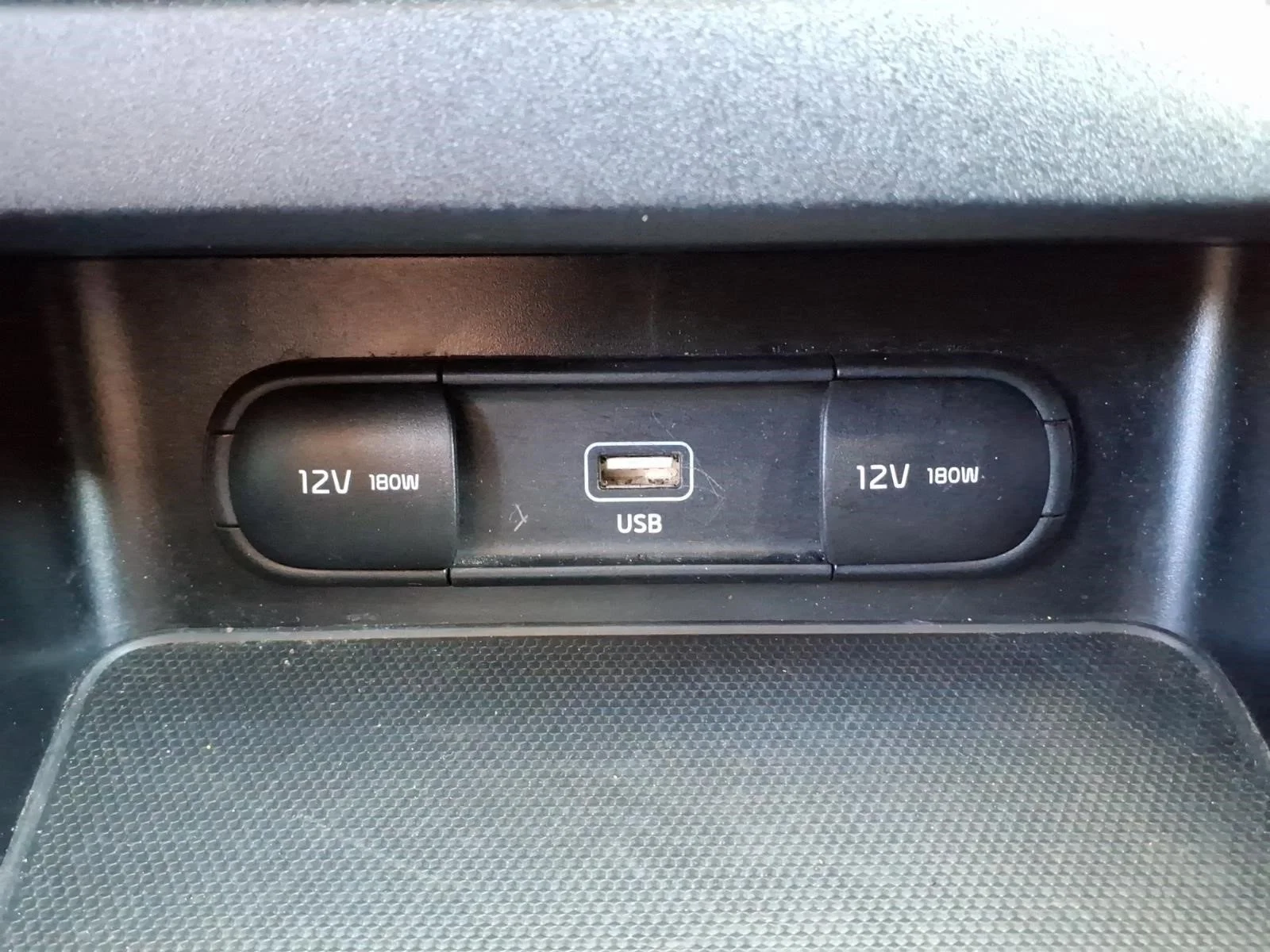 Used 2023 Gravity Gray Kdg Kia LXS image 17