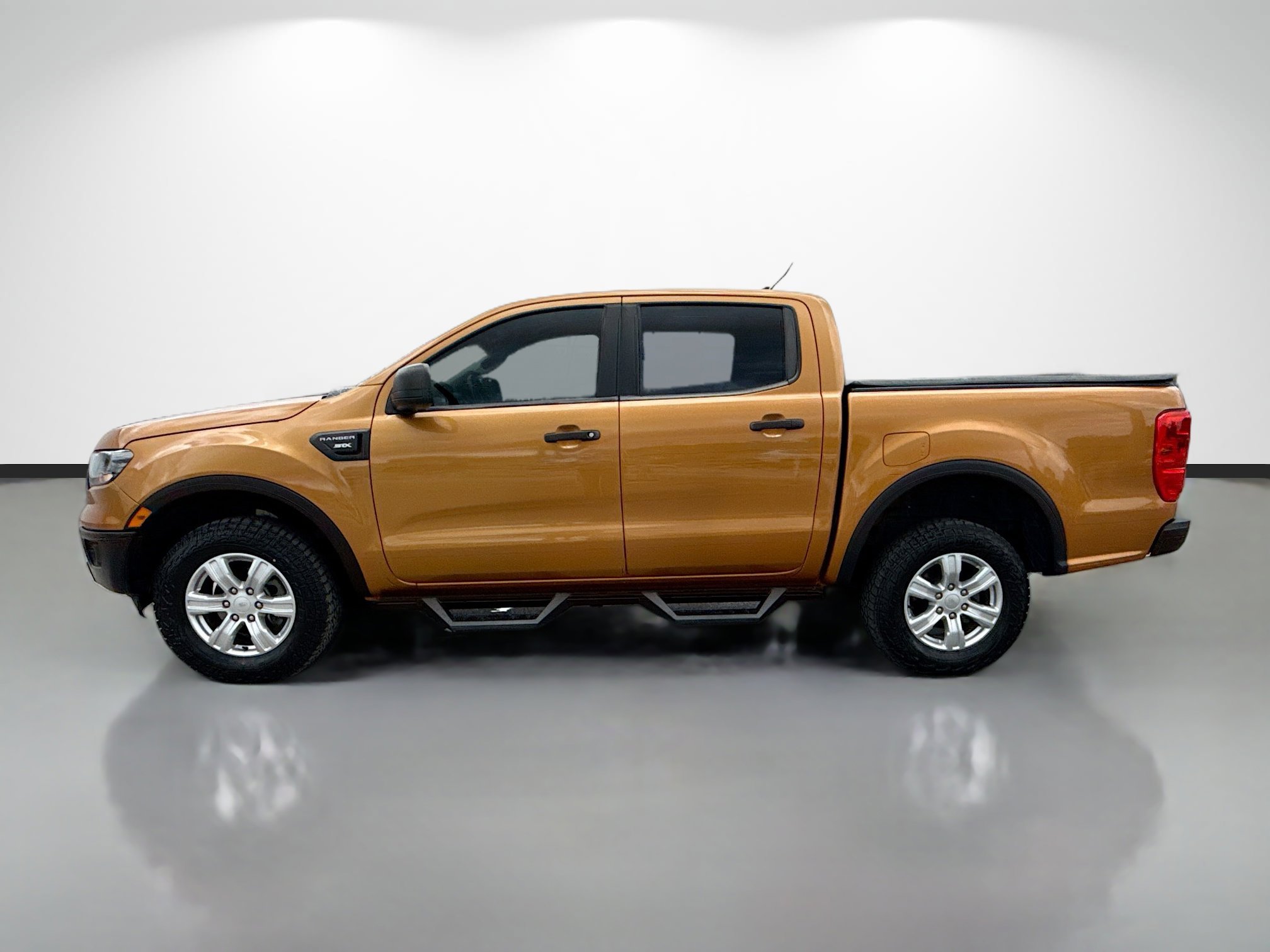 Used 2019 Saber Metallic Ford XL image 6