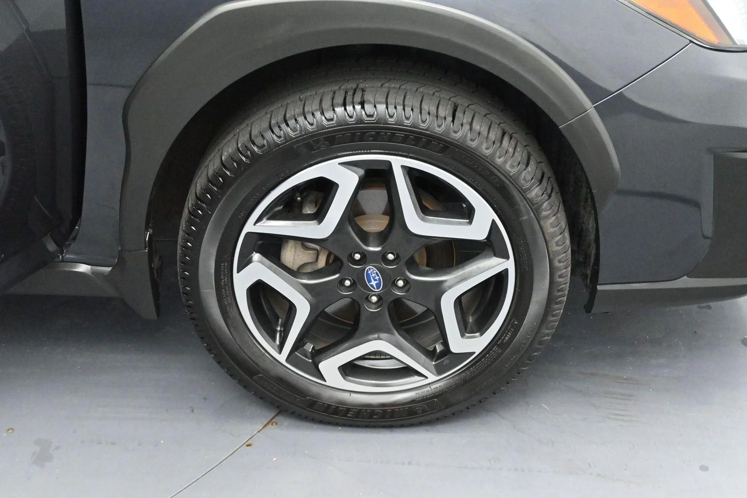Used 2019 Dark Gray Metallic Subaru Limited image 35