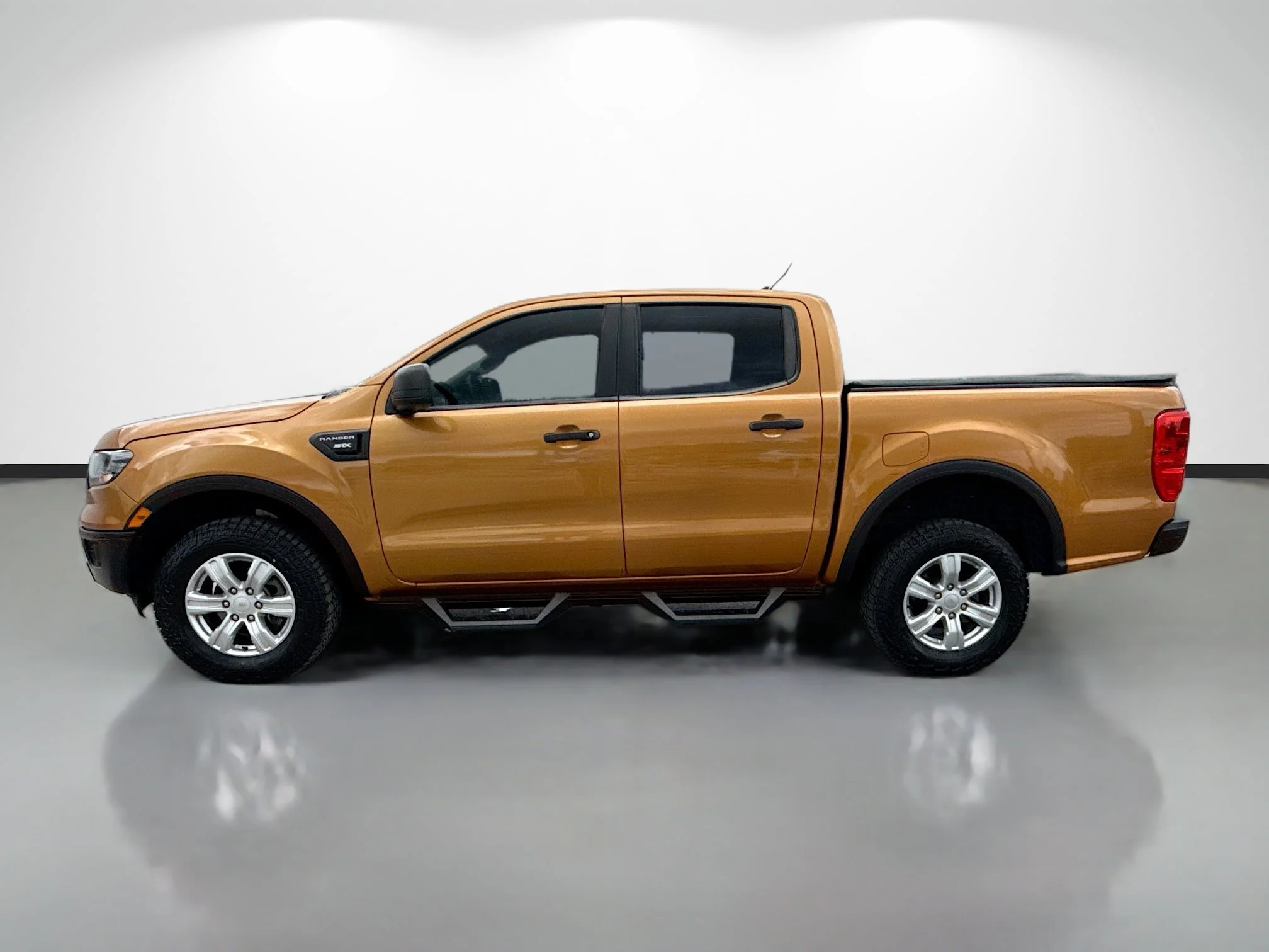 Used 2019 Saber Metallic Ford XL image 6