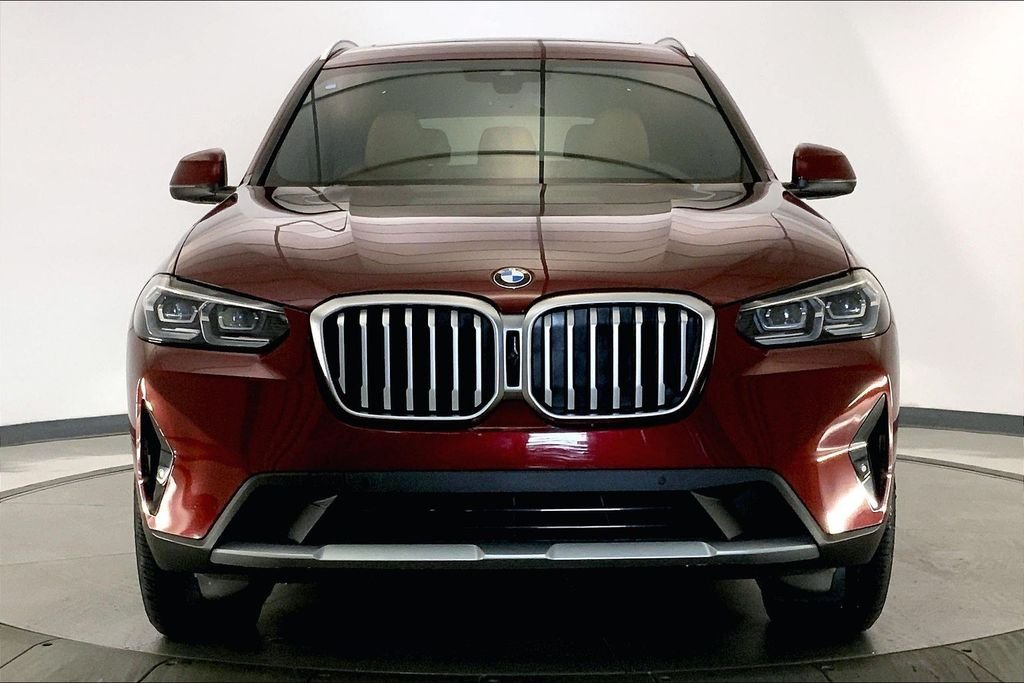 Used 2023 Aventurin Red Metallic BMW  image 2