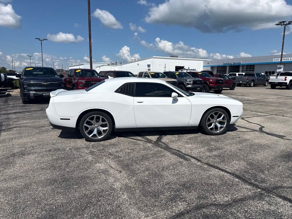 Used 2015 White Dodge SXT Plus image 7