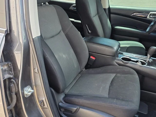 Used 2020 Gray Nissan S image 28