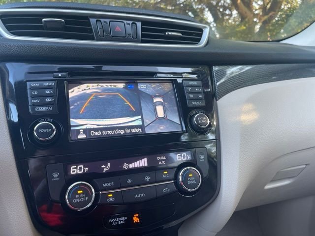 Used 2015 White Nissan SL image 15