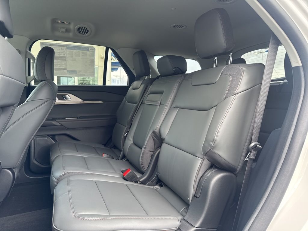 New 2026 Star White Metallic Tri-Coat Ford Active image 11