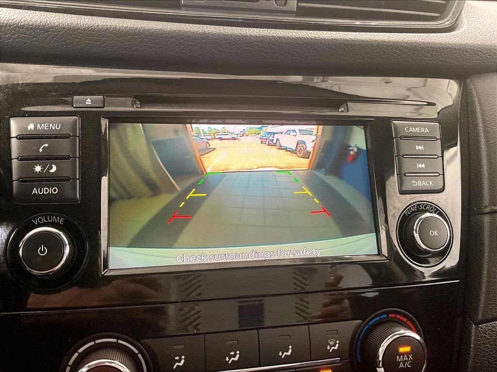 Used 2020 White Nissan S image 19