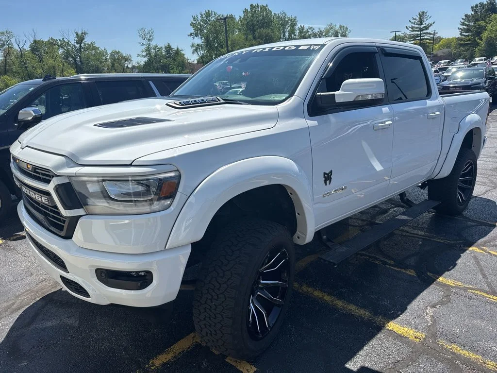 2022 RAM 1500 Laramie 4x4 Crew Cab 5'7's photo