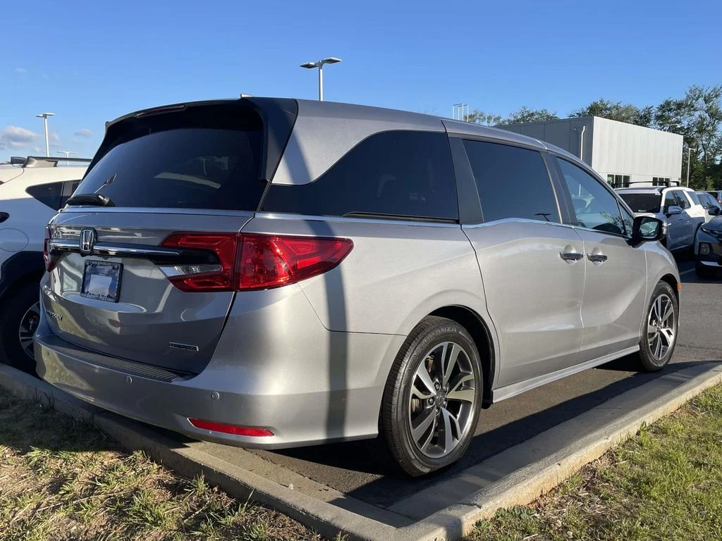 2023 Honda Odyssey Touring - Photo 4