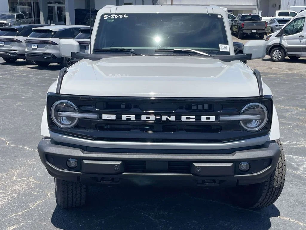 New 2026 White Ford Outer Banks image 8