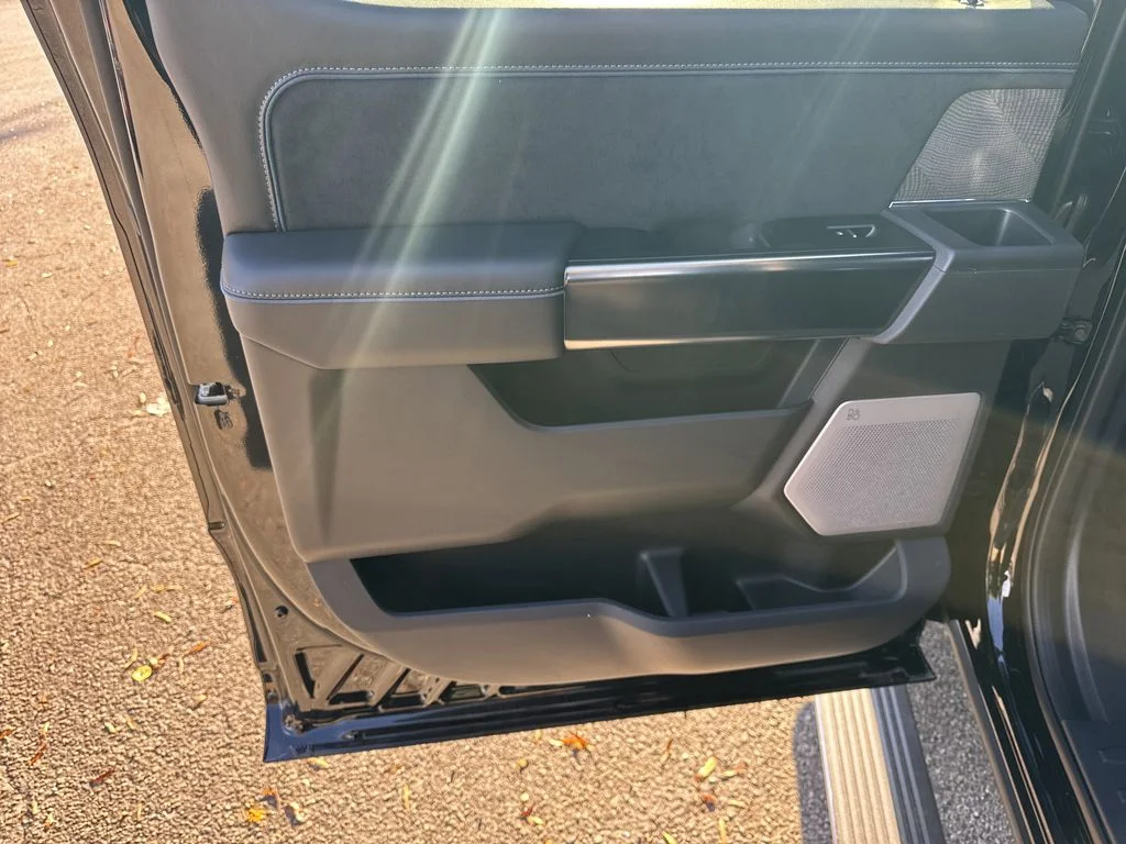 2025 Ford F-350 Super Duty Platinum - Photo 21