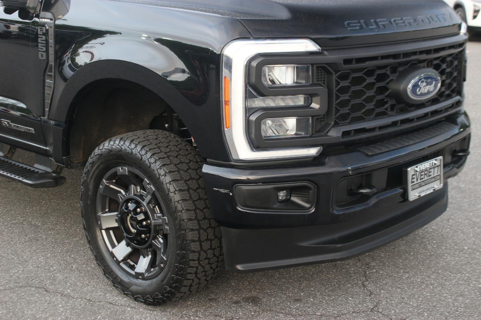 Used 2023 Black Ford XL image 9