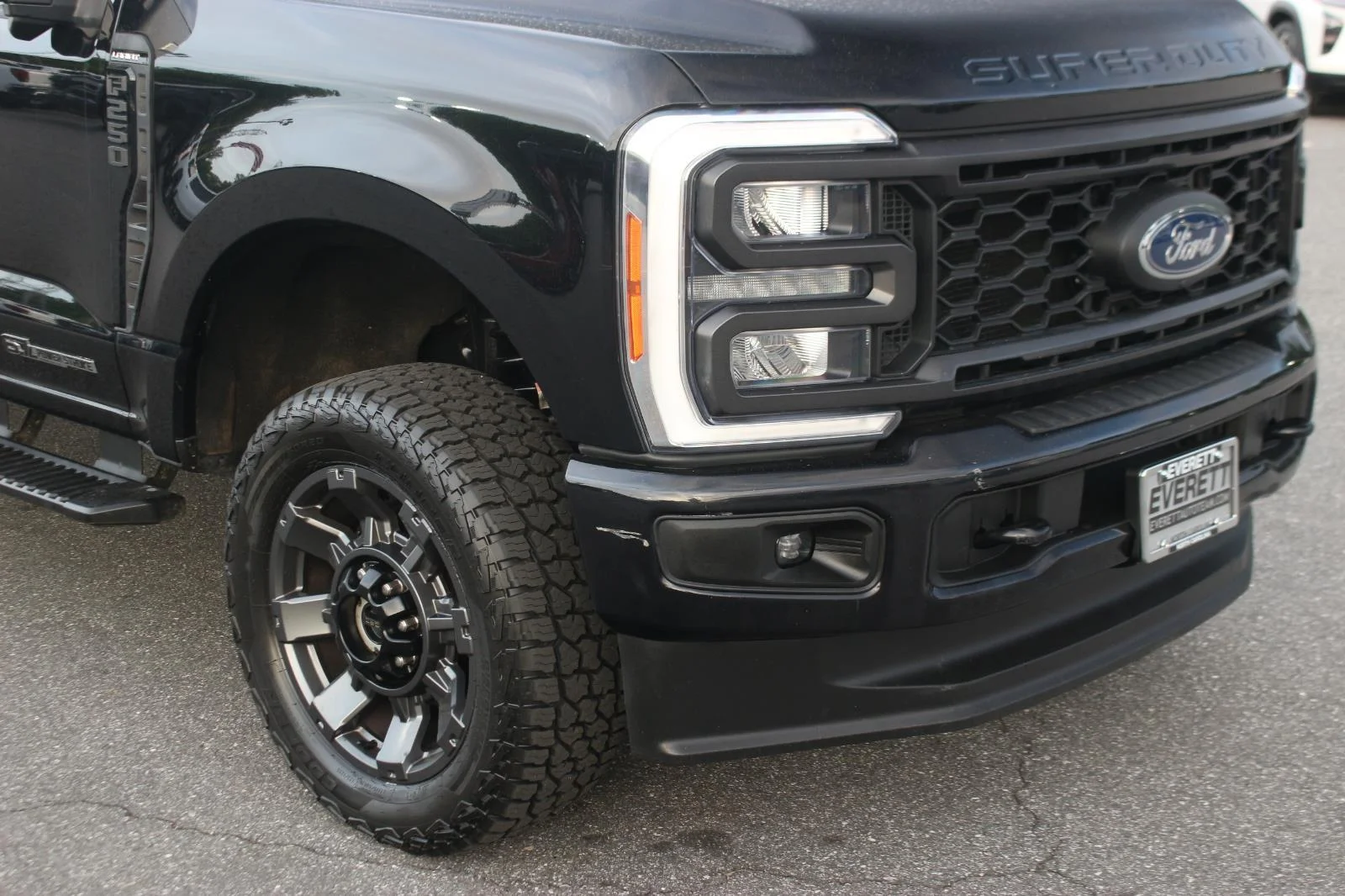 Used 2023 Black Ford XL image 9