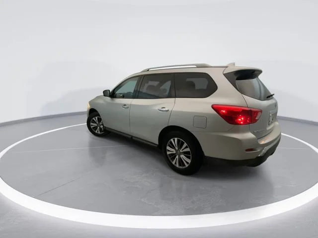 Used 2019 Silver Nissan S image 2