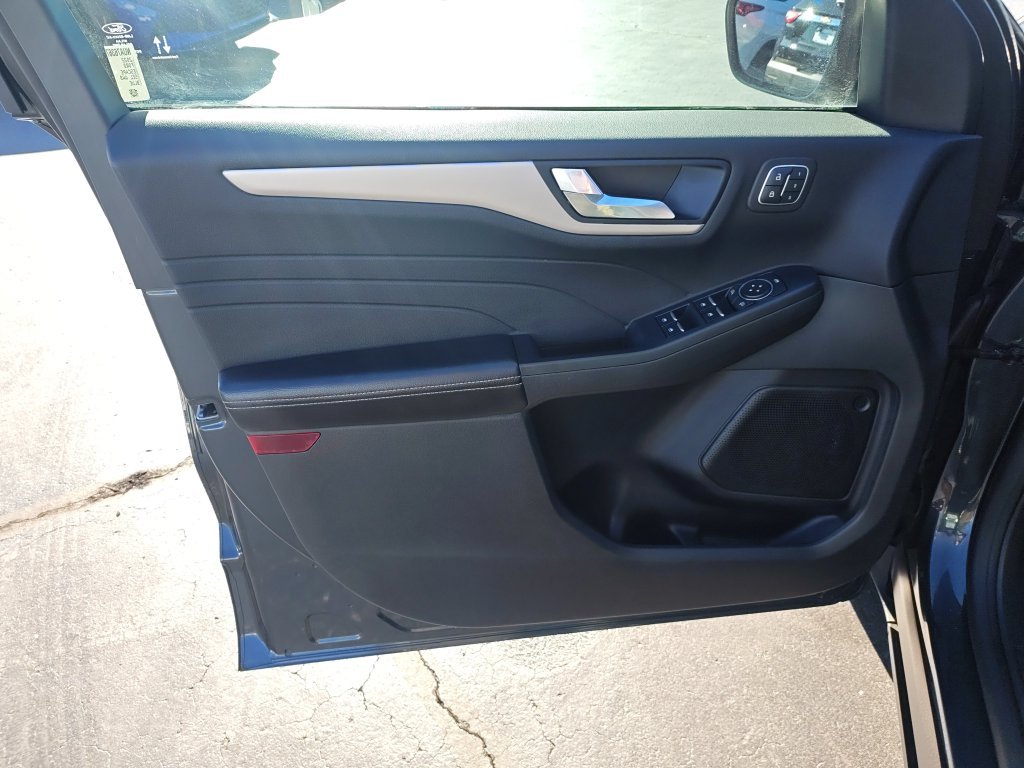 Used 2022 Blue Ford SEL image 12