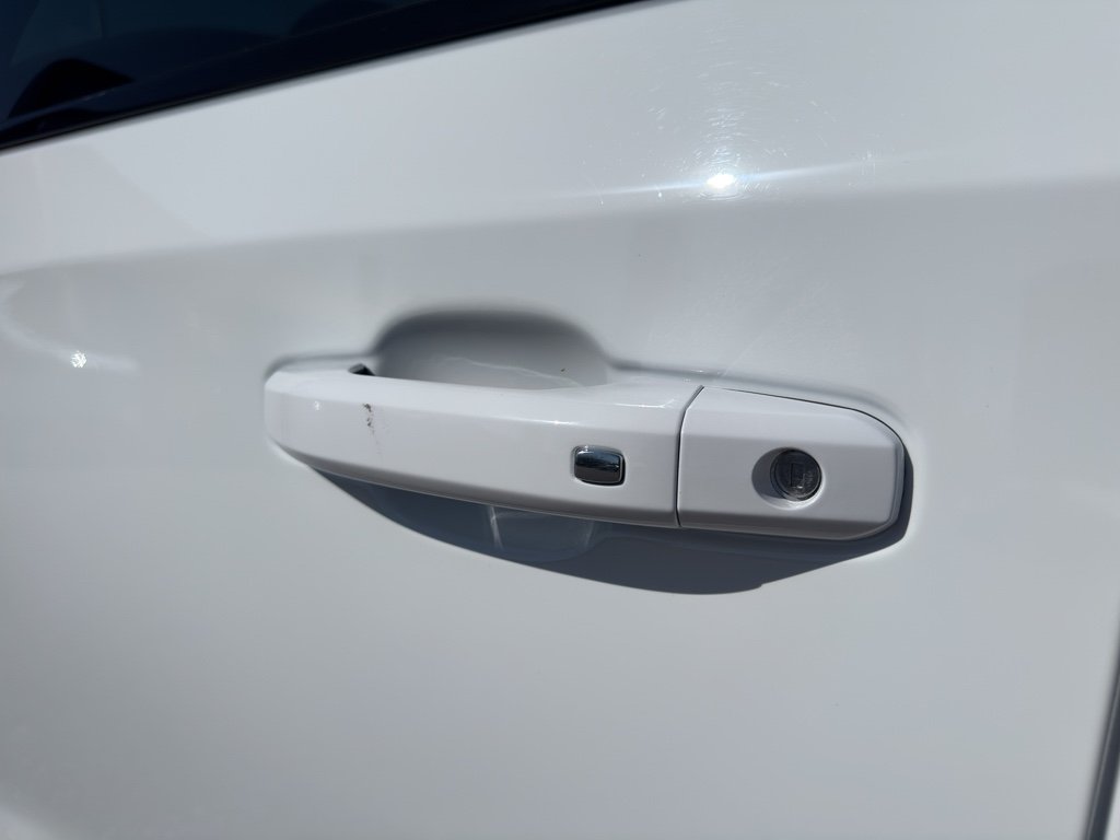 Used 2025 Summit White GMC AT4 image 9