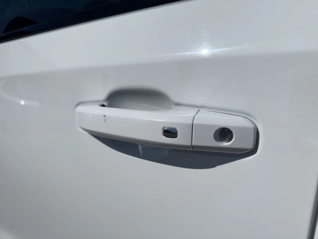Used 2025 Summit White GMC AT4 image 9