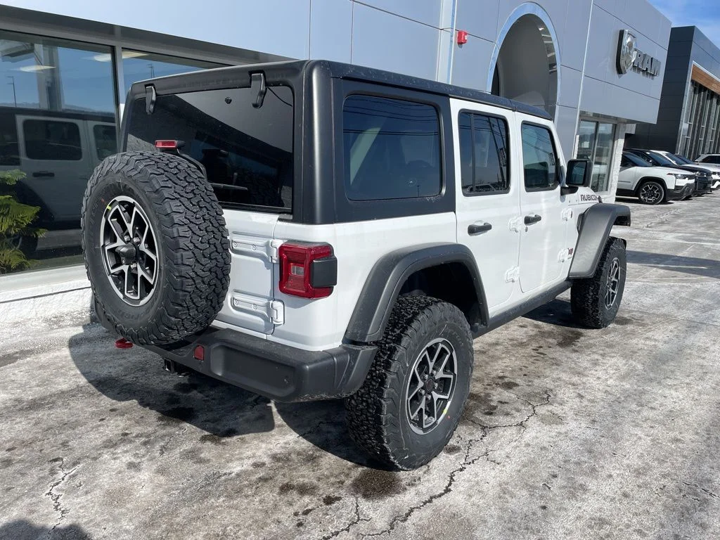 New 2026 Bright White Clear-Coat Exterior Paint Jeep Rubicon image 5