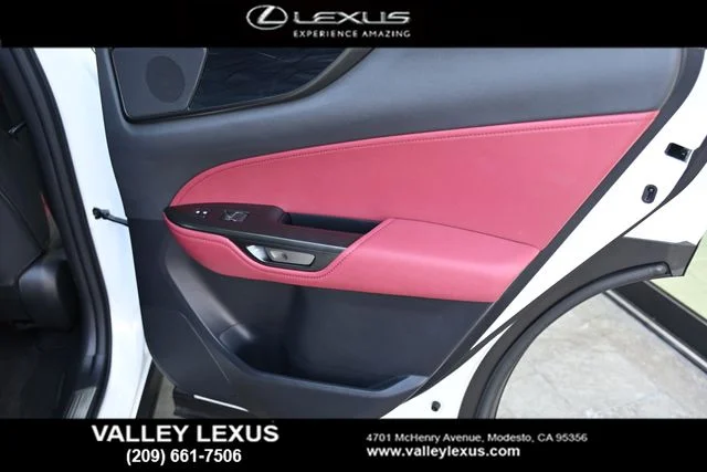 2025 Lexus NX 350 - Photo 19
