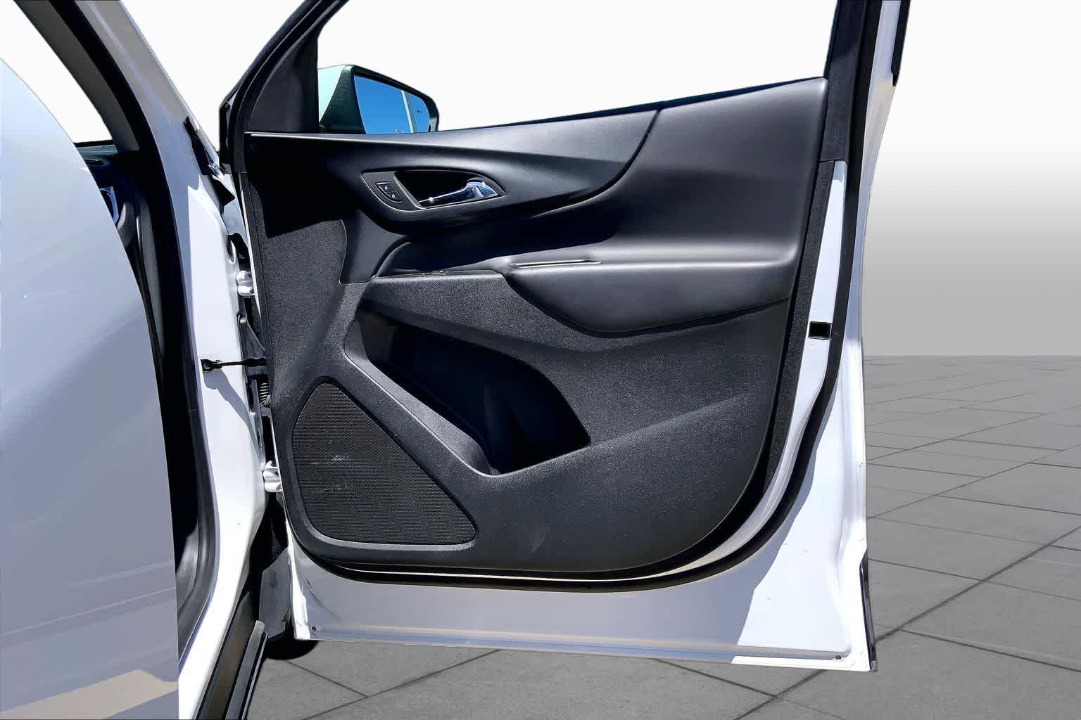 Used 2024 Summit White Chevrolet LT image 22