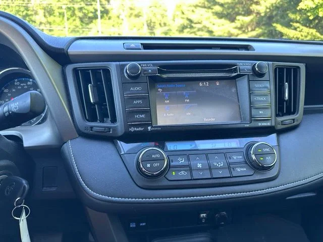 Used 2016 Silver Toyota XLE image 15
