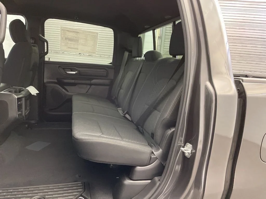 2026 RAM 1500 Express - Photo 16