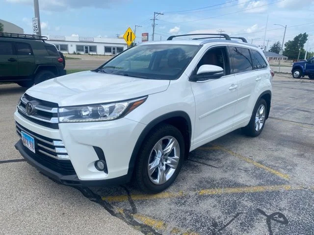 Used 2018 Blizzard Pearl Toyota Limited image 1