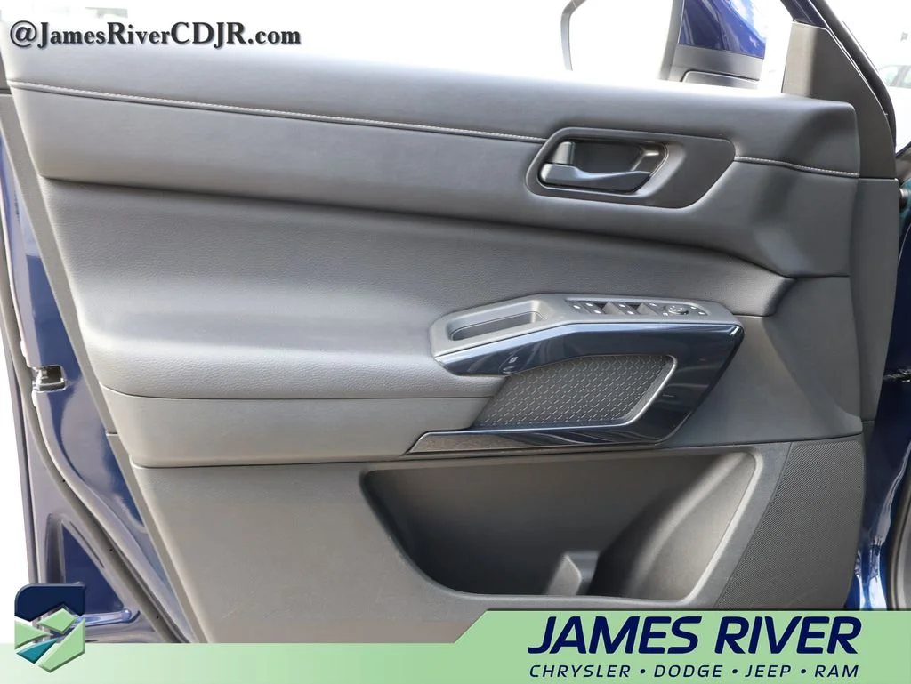 Used 2025 Blue Nissan SV image 22