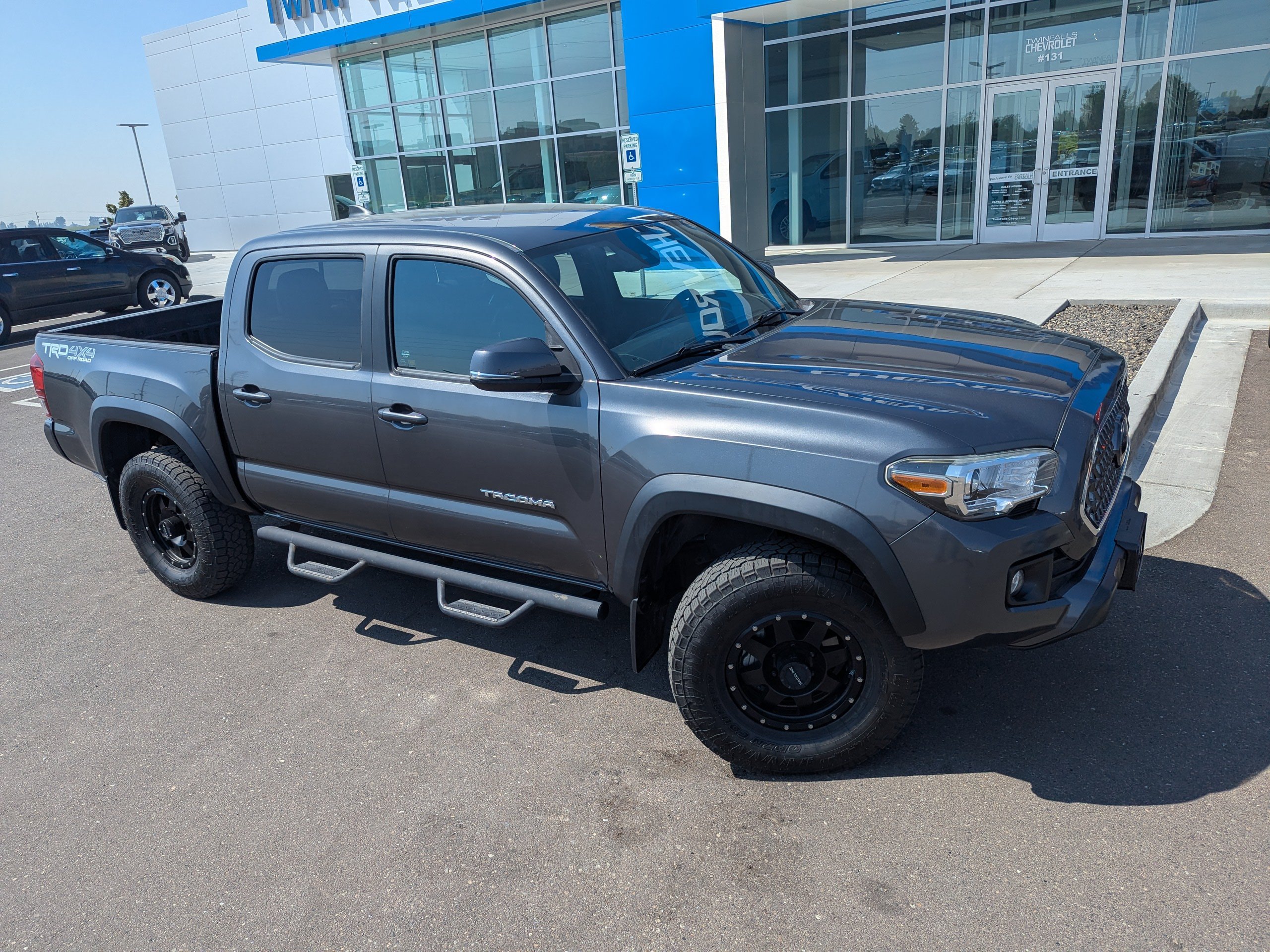 Used 2018  Toyota SR image 4