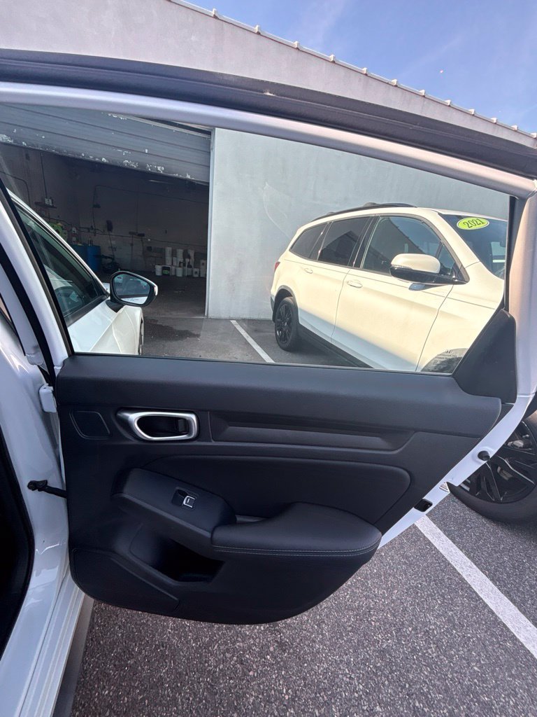 Used 2024 White Honda EX-L image 20