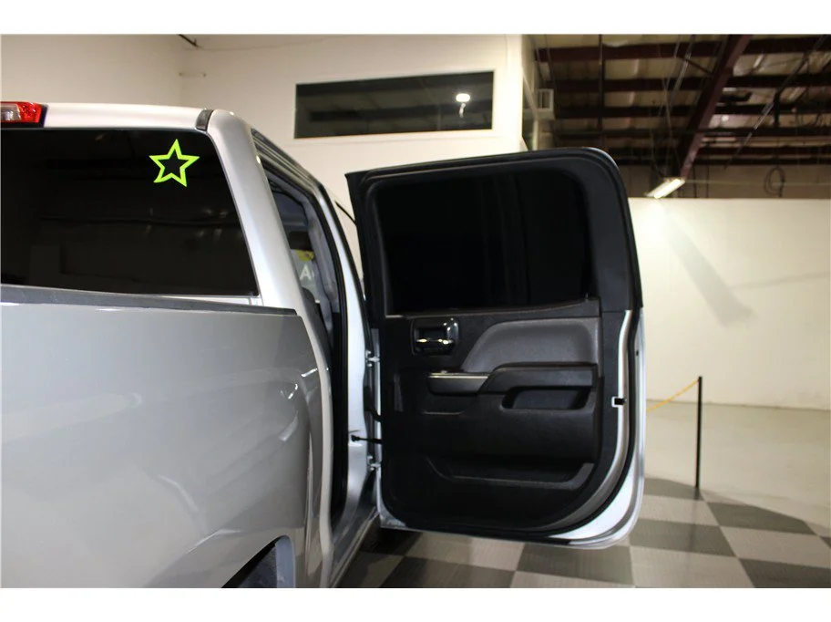 Used 2014 Silver Ice Metallic Chevrolet LT image 21