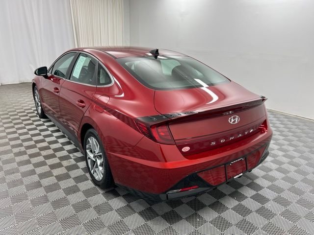 Used 2023 Red Hyundai SEL image 6