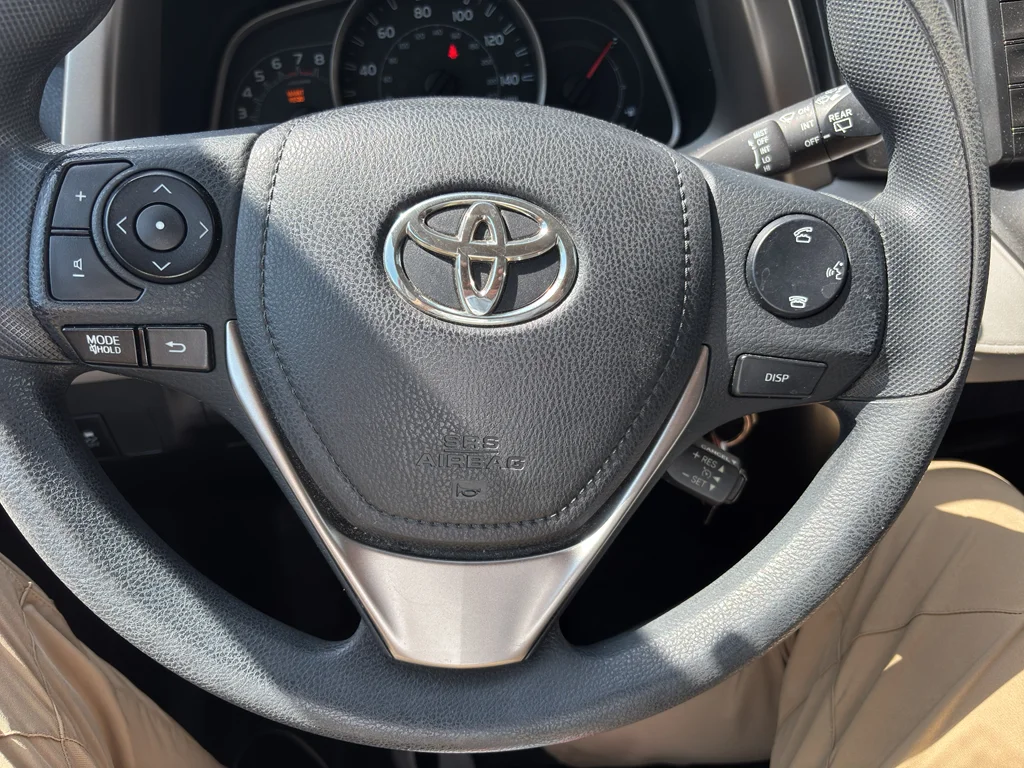 Used 2015 Barcelona Red Metallic Toyota LE image 7