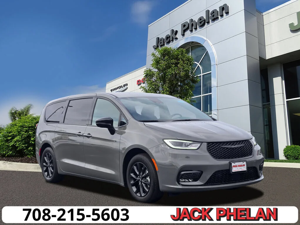 Used 2024 White Chrysler Select S Appearance image 1