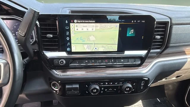 Used 2025 Summit White Chevrolet LT image 28
