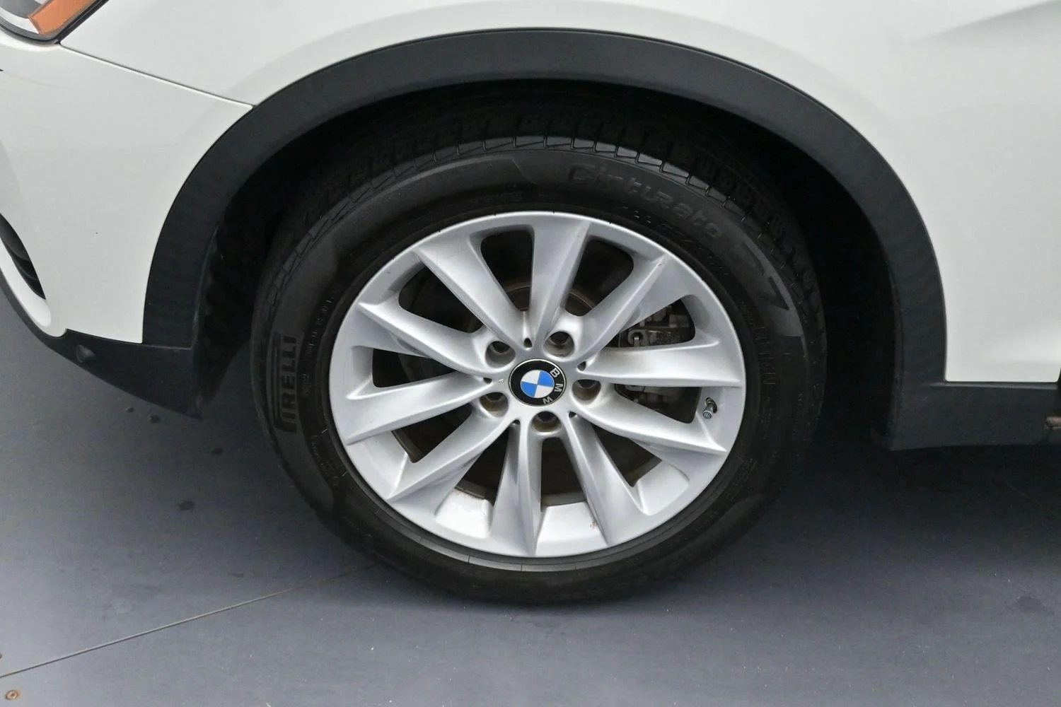 Used 2017 Alpine White BMW xDrive28i image 31