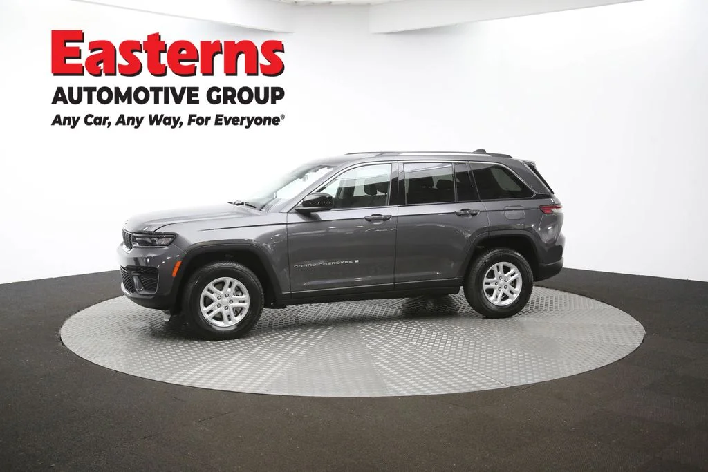 Used 2023 Gray Jeep Laredo image 58