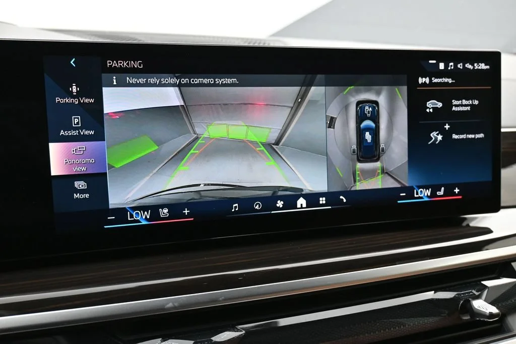 Used 2025 Black BMW xDrive40i image 17